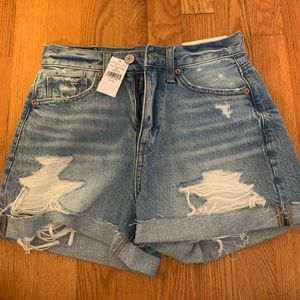 AE distressed mom shorts size 00